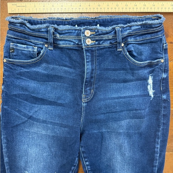KanCan High Rise Distressed Blue Jeans size 2X - Picture 2 of 11